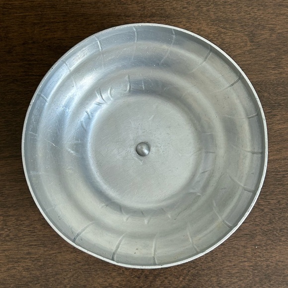 VTG WORLD HAND FORGED ALUMINUM COVERED DISH WITH ROSE ~ CANDY TRINKETS JEWELRY - Picture 6 of 10